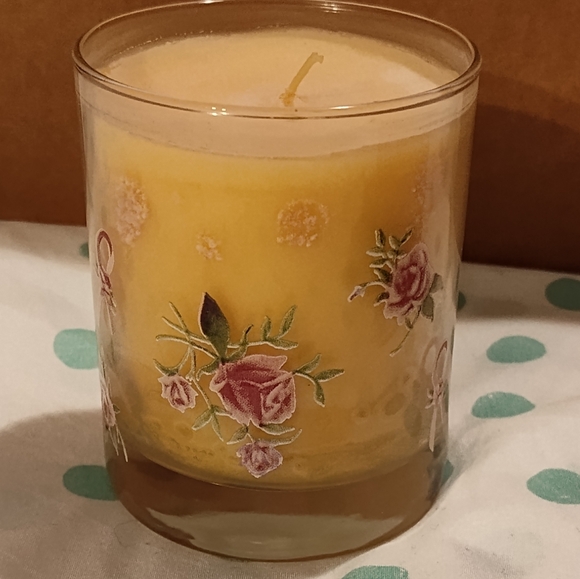NEW! Avon Candle - Picture 2 of 7